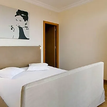 Chiado Hotel 3*